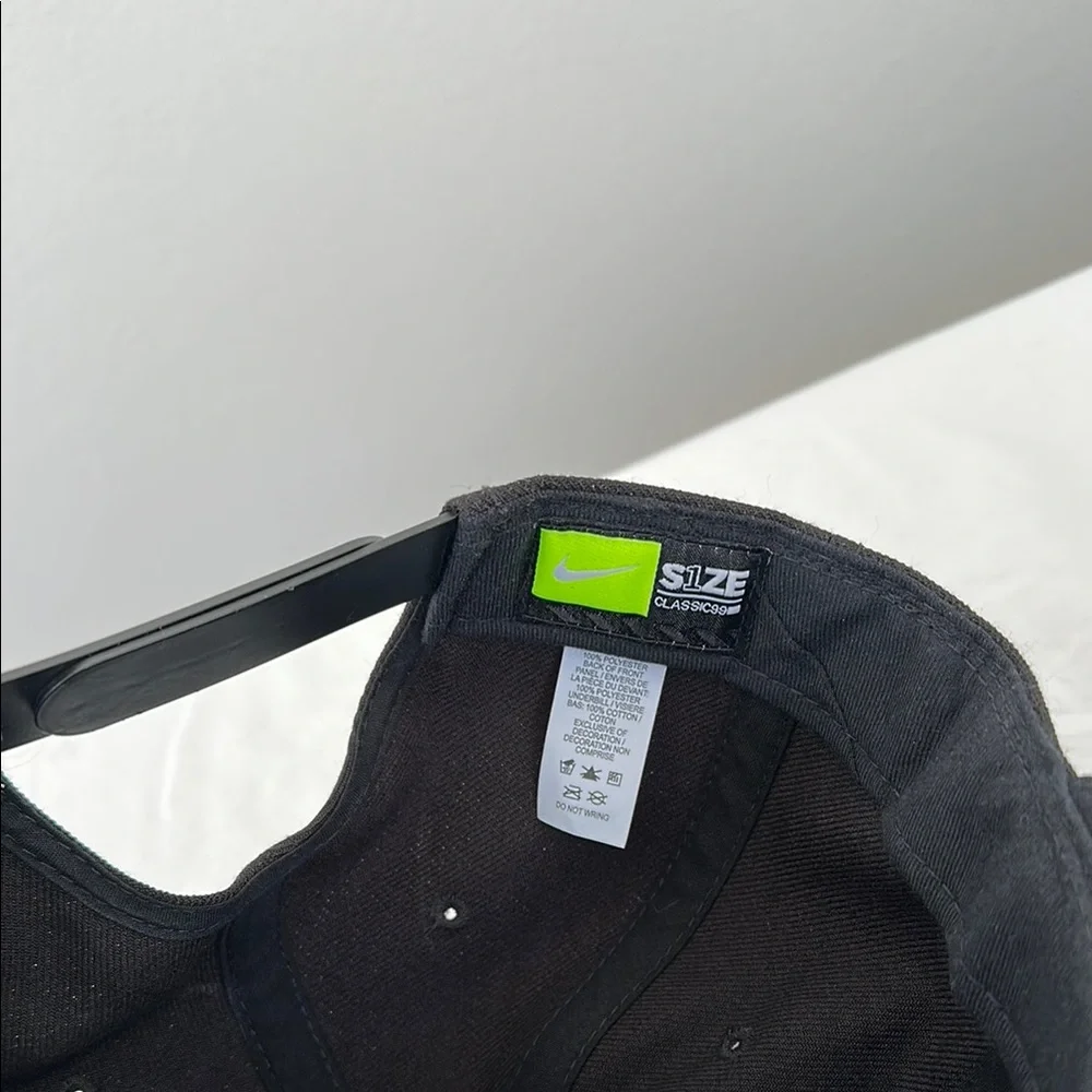 Nike Black Cap with White Logo - Picture 3 of 4